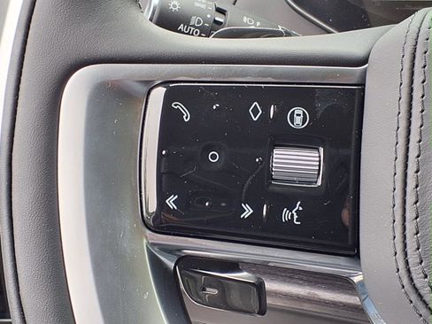 New 2025 Land Rover Range Rover SE image 16