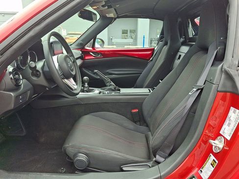 Used 2018 MAZDA MX-5 Miata RF Club RWD image 12