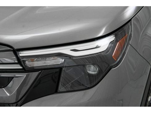 Used 2026 Subaru Forester Premium AWD/4WD image 11