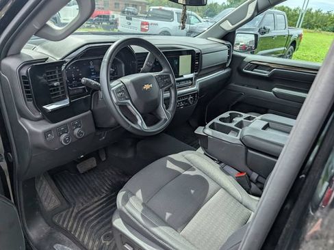 Used 2024 Chevrolet Silverado 1500 LT AWD/4WD image 16