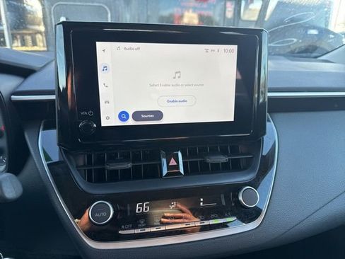 Used 2025 Toyota Corolla LE image 10