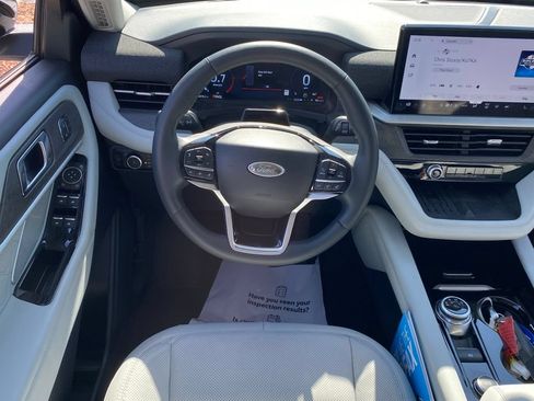 Used 2025 Ford Explorer Platinum w/ LUX Leather Package AWD/4WD image 11