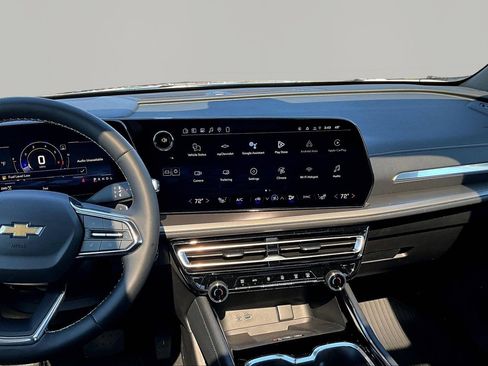 New 2026 Chevrolet Traverse LT w/ Sun and Wheel Package AWD/4WD image 7