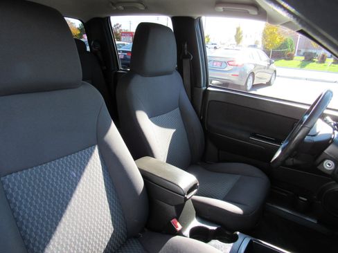 Used 2012 GMC Canyon SLE image 19