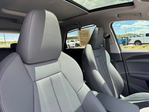 Used 2025 Audi Q5 Premium Plus AWD/4WD image 24