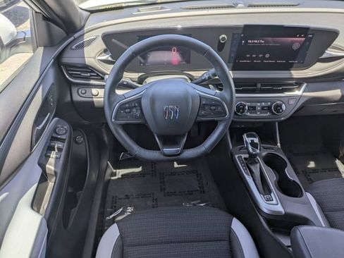 Used 2024 Buick Envista Preferred w/ Convenience I Package FWD image 17