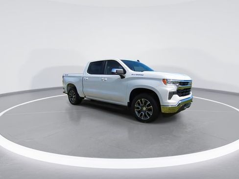 Used 2023 Chevrolet Silverado 1500 LT AWD/4WD image 2