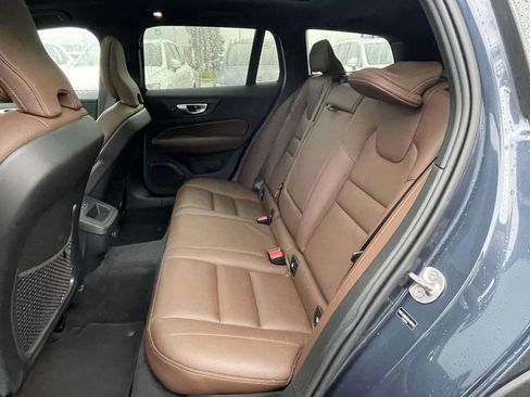 Used 2025 Volvo V60 B5 Cross Country Plus AWD/4WD image 3