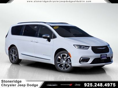 New 2026 Chrysler Pacifica Pinnacle