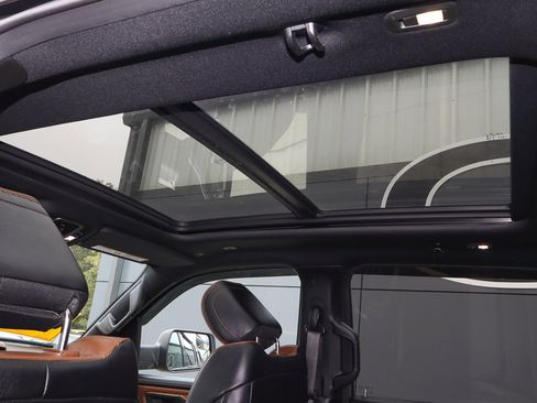 Used 2021 RAM 1500 Limited image 9