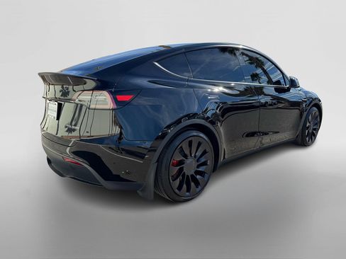 Used 2024 Tesla Model Y Performance image 5