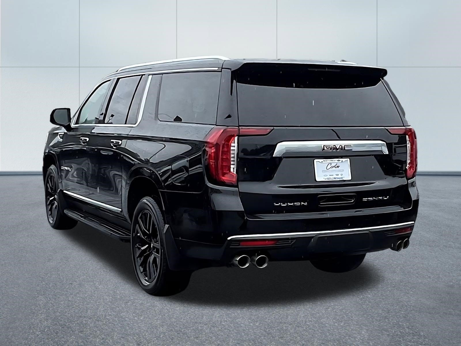 Used 2024 GMC Yukon XL Denali w/ Advanced Technology Package AWD/4WD image 4