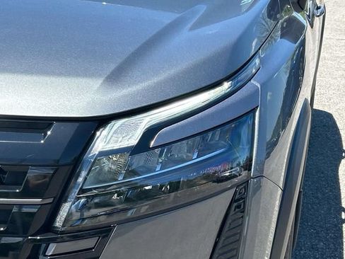 New 2026 Nissan Pathfinder Platinum AWD/4WD image 9