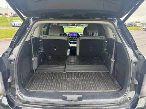Used 2023 Toyota Highlander Platinum AWD/4WD image 13