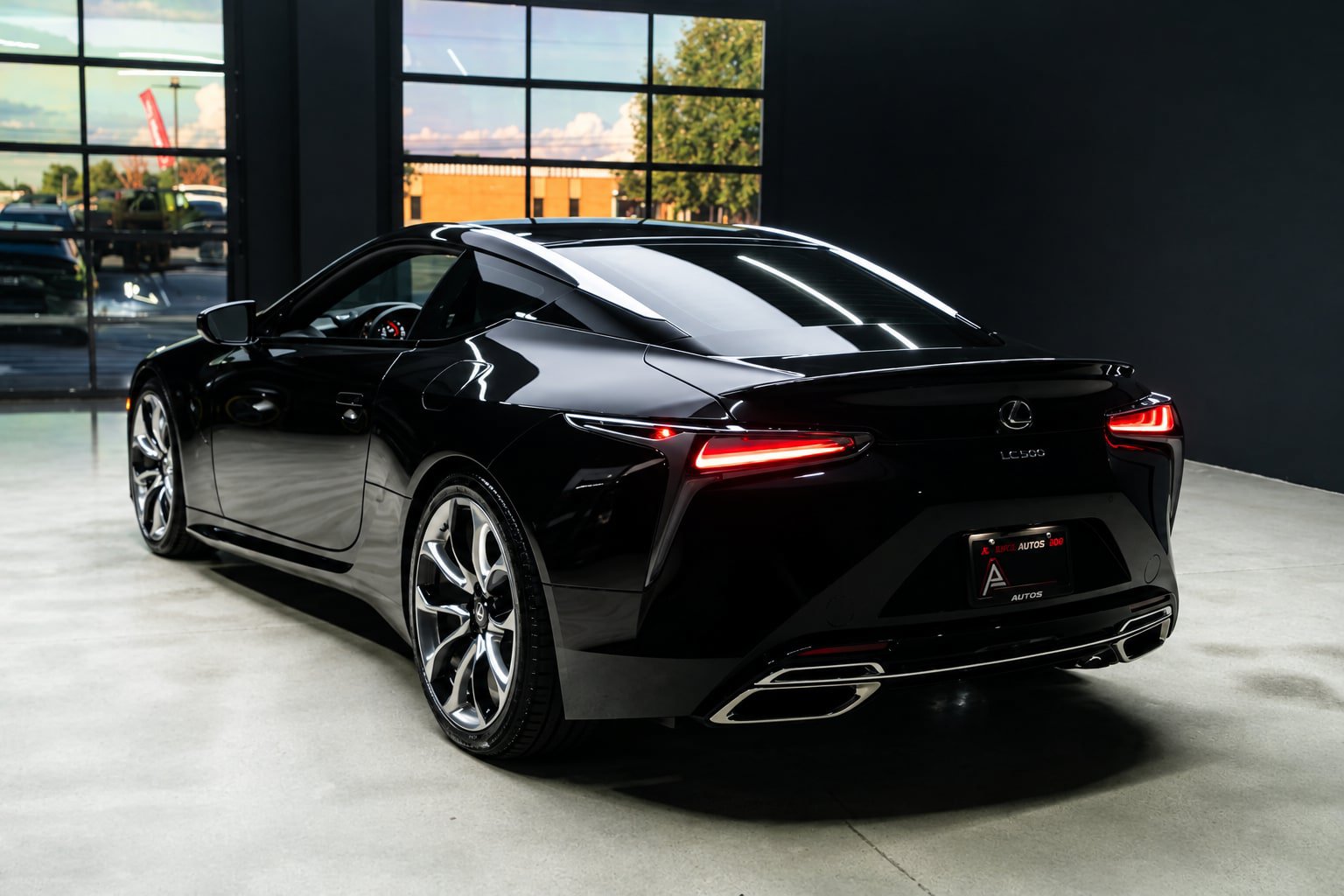 Used 2019 Lexus LC 500 Coupe w/ Touring Package RWD image 11