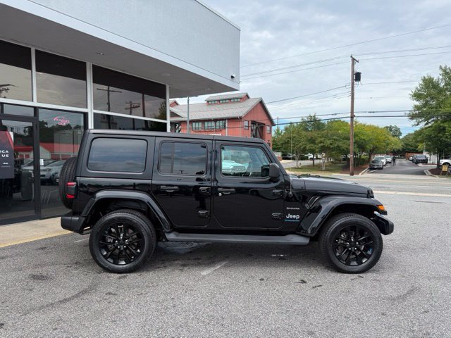 Used 2023 Jeep Wrangler Unlimited Sahara AWD/4WD image 33