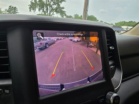 Used 2019 RAM 1500 Big Horn AWD/4WD image 8
