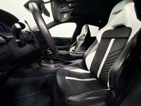 Used 2023 Aston Martin DBX 707 image 5