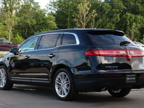 Used 2019 Lincoln MKT AWD image 15