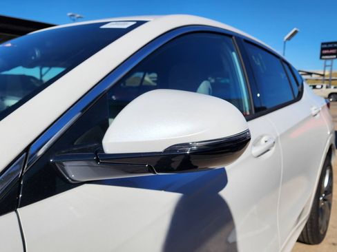 New 2026 Buick Envista Avenir image 12