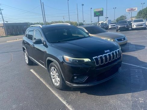 Used 2019 Jeep Cherokee Latitude w/ Popular Appearance Group FWD image 3