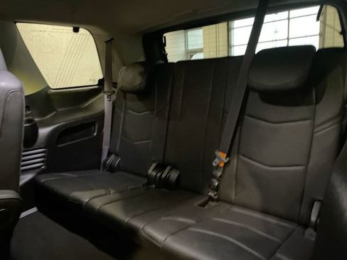 Used 2017 Cadillac Escalade Premium Luxury AWD/4WD image 12