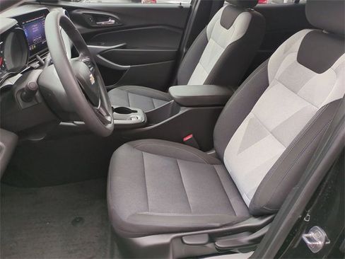 Certified 2024 Chevrolet Trax LS image 18