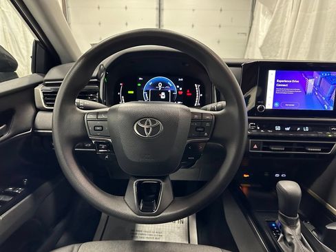 Used 2026 Toyota Camry LE FWD image 18