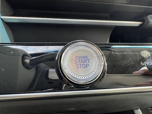 Used 2026 Genesis GV70 2.5T Select image 30