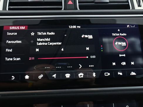 Used 2022 Land Rover Range Rover Westminster Edition image 16