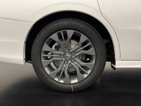 New 2026 Honda Odyssey Touring image 24