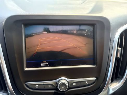 Used 2021 Chevrolet Equinox LT AWD/4WD image 26