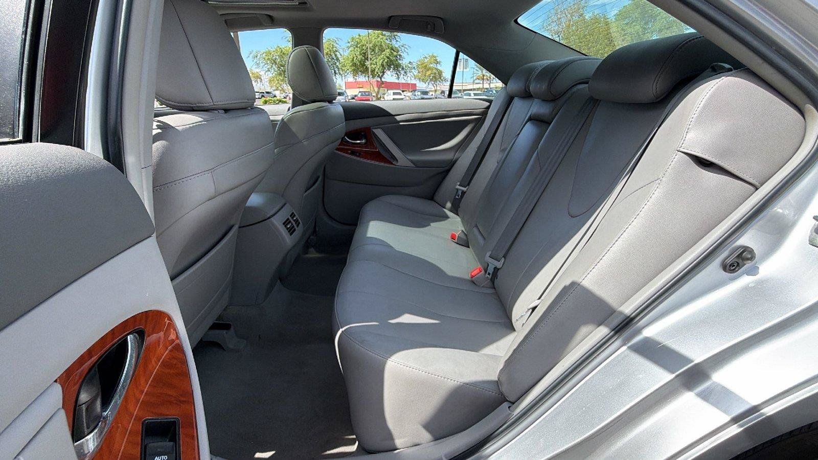 Used 2011 Toyota Camry Hybrid FWD image 27