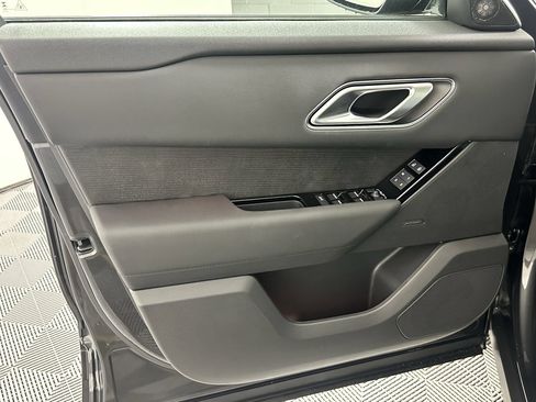 Used 2026 Land Rover Range Rover Velar S AWD/4WD image 11