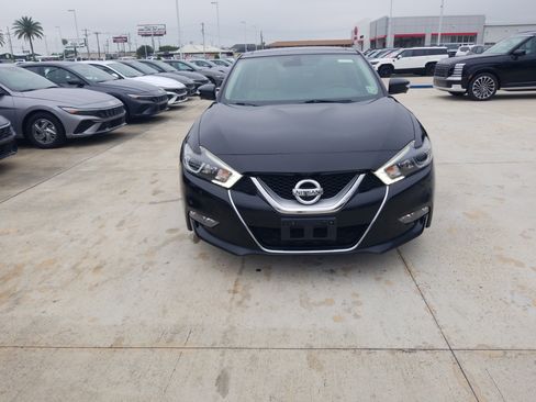 Used 2017 Nissan Maxima Platinum FWD image 2