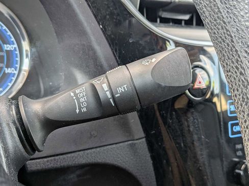 Used 2018 Toyota Corolla LE w/ Carpet Mat Package (TMS) FWD image 23