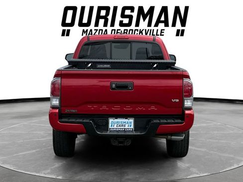 Used 2020 Toyota Tacoma TRD Sport w/ TRD Premium Sport Package AWD/4WD image 5
