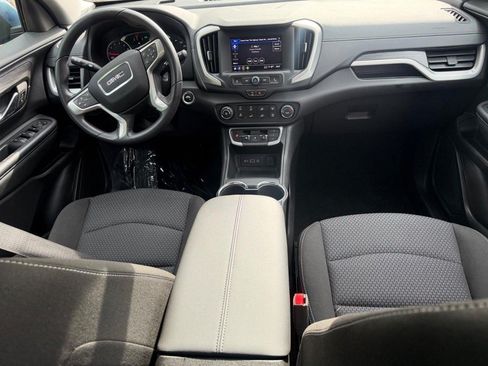 Used 2024 GMC Terrain SLE FWD image 10