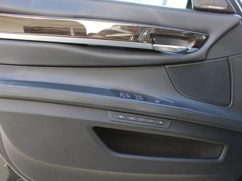 Used 2015 BMW 750Li image 11