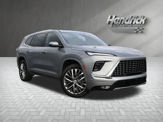 Used 2025 Buick Enclave Avenir video 2