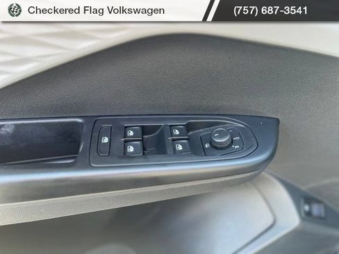 Used 2022 Volkswagen Taos S AWD/4WD image 16
