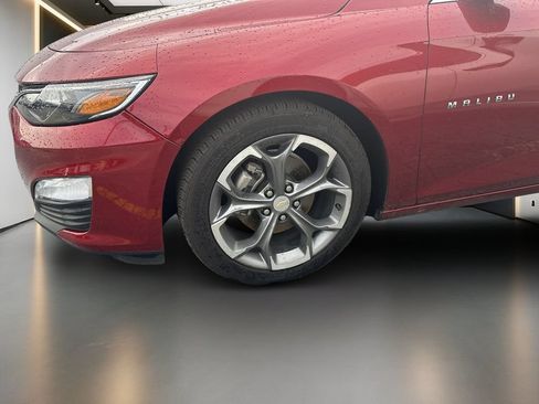 Used 2022 Chevrolet Malibu LT FWD image 2