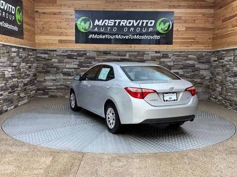 Used 2018 Toyota Corolla LE image 7