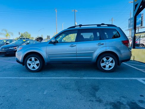 Used 2010 Subaru Forester 2.5X Limited AWD/4WD image 8