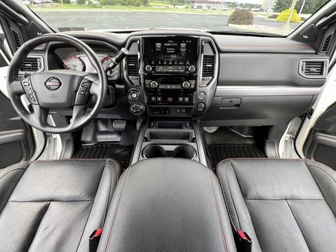 Used 2022 Nissan Titan PRO-4X w/ Pro-4x Convenience Package image 4