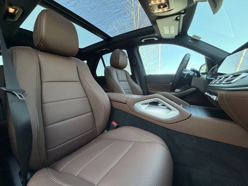 Used 2025 Mercedes-Benz GLE 450 4MATIC image 35