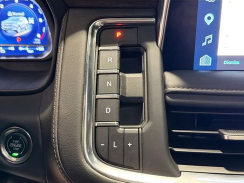 Used 2023 Chevrolet Tahoe High Country w/ Premium Package 2 AWD/4WD image 17