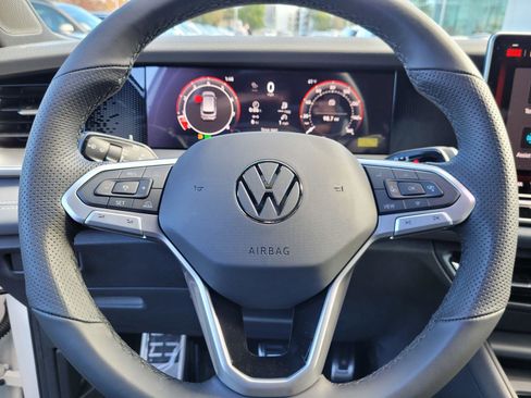 New 2026 Volkswagen Tiguan SE R-Line FWD image 18