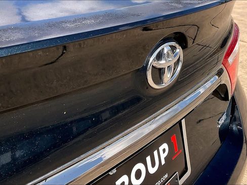 Used 2017 Toyota Camry LE FWD image 31