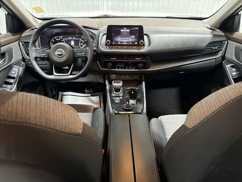 Used 2023 Nissan Rogue SV image 21